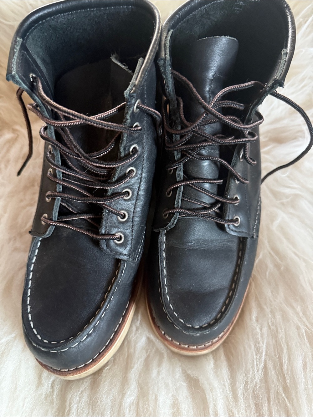 Women’s Classic Moc Red Wing Black Leather Moc Toe Lace-Up Boots